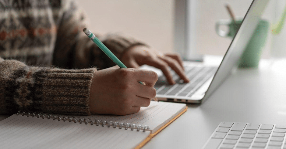 The Evolution of Maths Tutoring: From Traditional Methods to Innovative Online Platforms