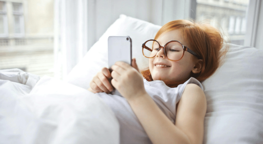 How to make the smartphone safe for the health of children's eyes?