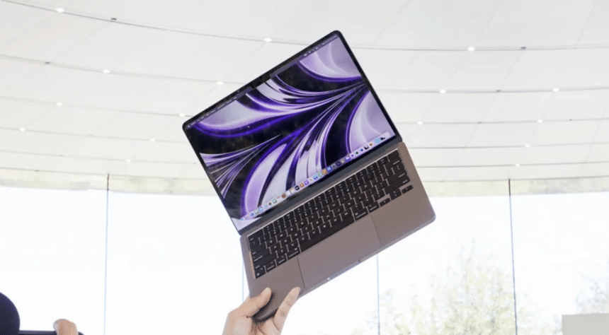 MacBook Air OLED