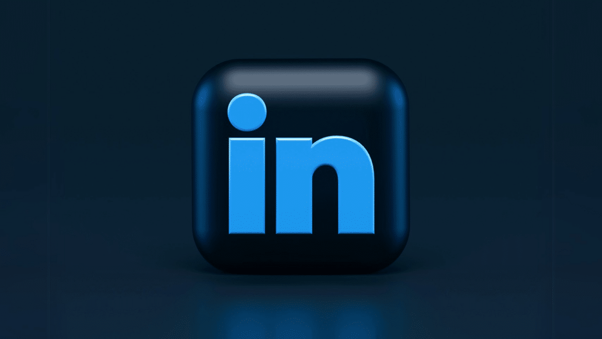 The Best LinkedIn Chrome Extensions to Supercharge Your Outreach