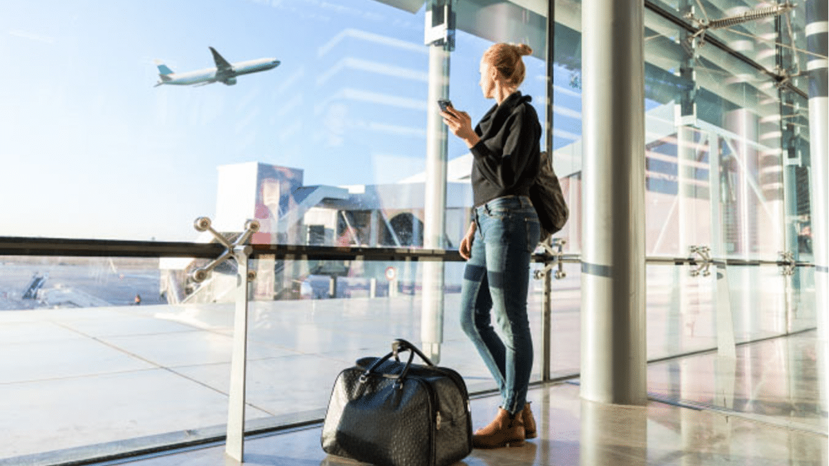 5 Gadgets and Apps to Help with Delayed Flight Boredom