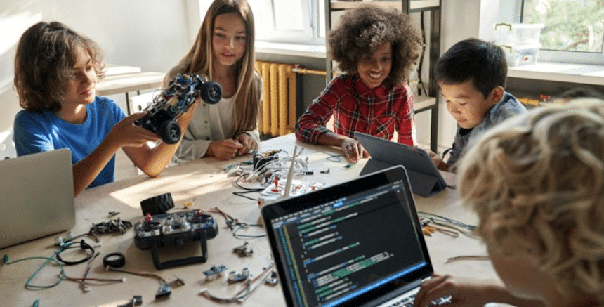 How to Use Technology to Become Familiar in a New Neighborhood