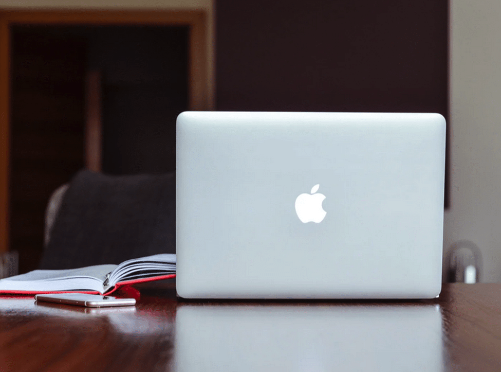 6 Reasons MacBook Air 15″ Is Better Than Intel Laptops