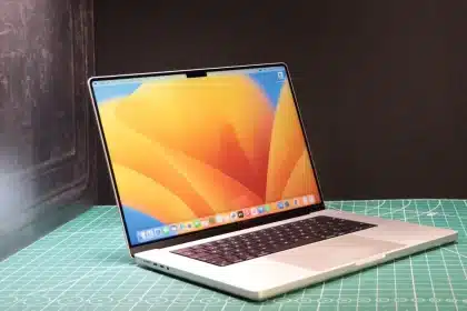 OLED MacBook Pro on the Horizon