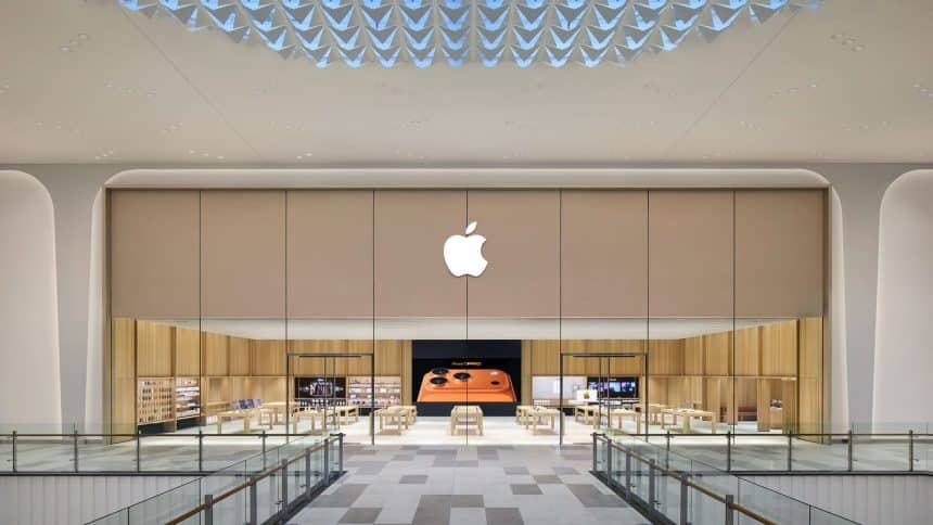 5 Apple Stores Established this Month, with the 5th in the UAE
