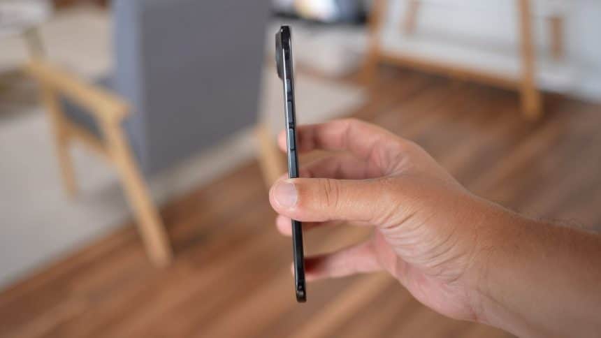 Production of iPhone Air Cut Back by Apple