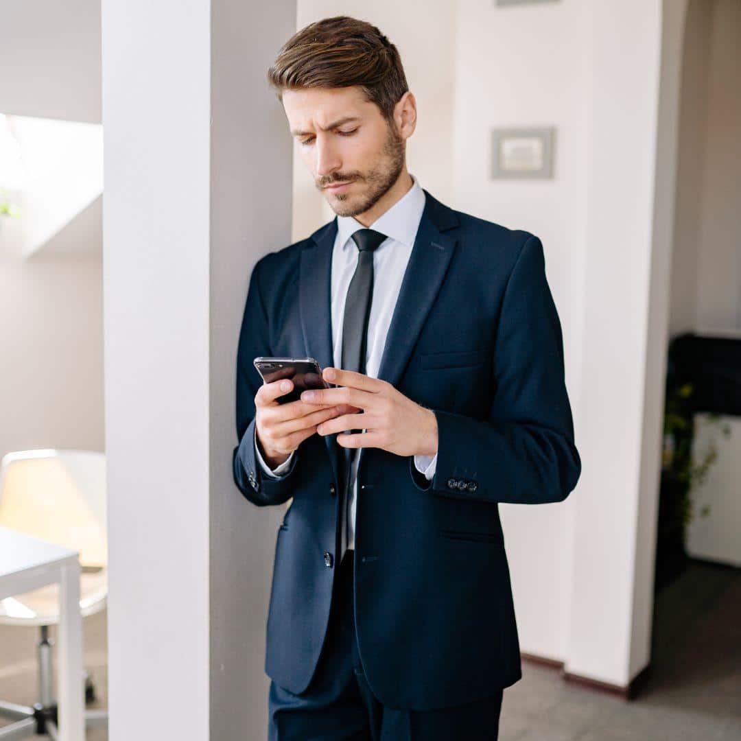 The Technical Architecture Behind eSIMs: Understanding MNOs, MVNOs, and the Future of Mobile Connectivity