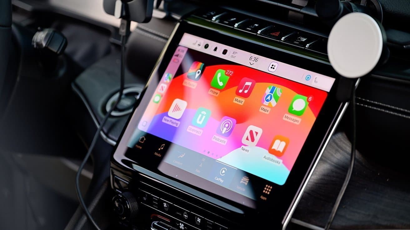 Ford Will Remain To Back Up Apple CarPlay