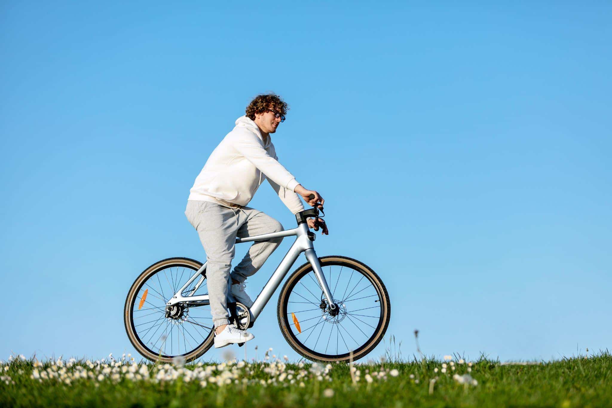 Image 1 of From Aerospace Material to City Streets: How the Fiido Air Redefines the Modern Electric Bike